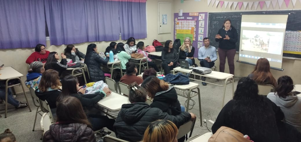 Trayecto de Formación Profesional: Se realizó una charla sobre la importancia del trabajo del cuidado y su valor social